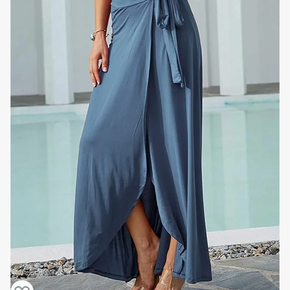 Long, high waisted blue skirt - Picture 3 of 4